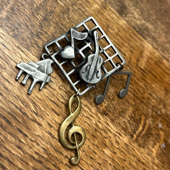 Vintage Music Note Brooch Piano Guitar Multi Tone Metal - Picture 2 of 7